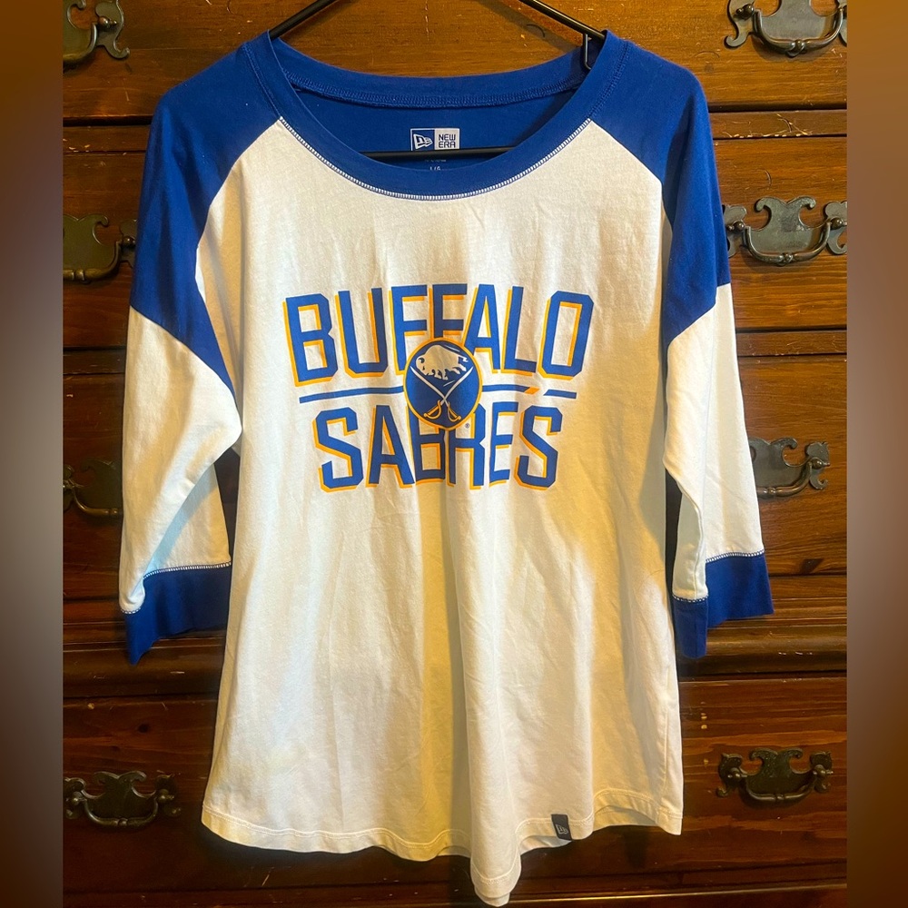 Ladies Buffalo Sabres T-shirt (Brand new w/tags)